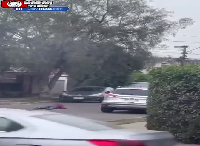 Video :Santiago's daylight execution of TikTok Narco Queen (Warning - horrific)